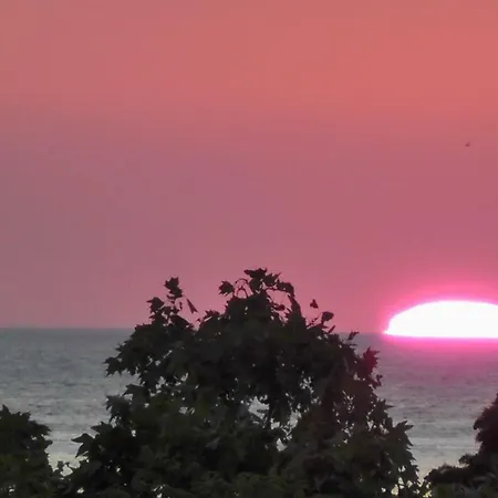 Sunset Delight In Old Town Apartment