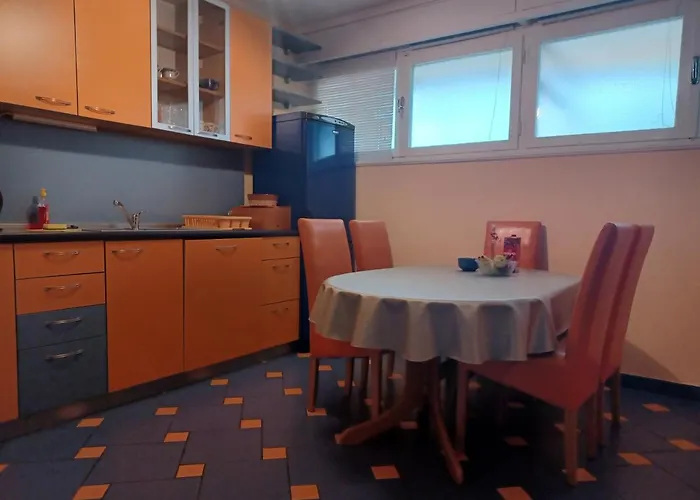 Sunset Delight In Old Town Апартаменты