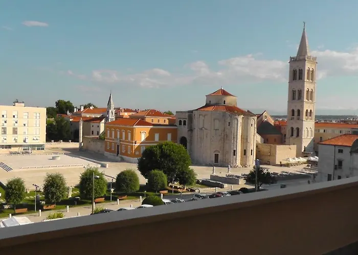 Sunset Delight In Old Town Apartman *