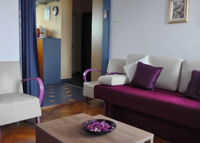 Sunset Delight In Old Town Apartman *